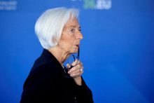 Prezidentka ECB Christine Lagardov&aacute; pravdepodobne prist&uacute;pi k prevent&iacute;vnemu zv&yacute;&scaron;eniu eurov&yacute;ch &uacute;rokov na zasadnut&iacute; Rady guvern&eacute;rov v j&uacute;ni. FOTO: REUTERS