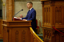 Maďarsk&yacute; premi&eacute;r Peter Magyar. FOTO: Reuters