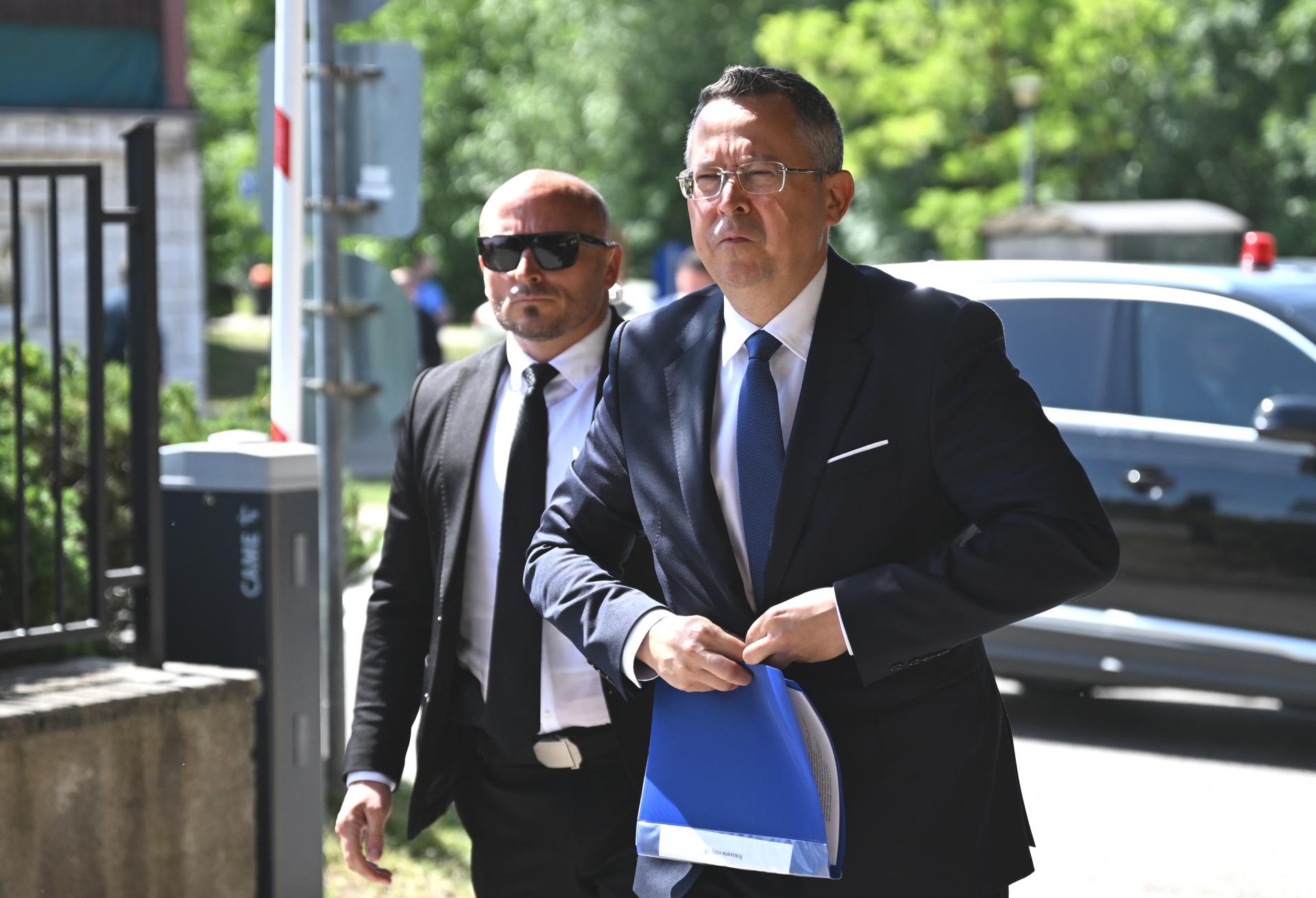 Spor o daň z ruskej ropy medzi Slovnaftom a &scaron;t&aacute;tom m&aacute; nečakan&eacute; vy&uacute;stenie. Kamenick&yacute; ho sp&aacute;ja s cenami pal&iacute;v