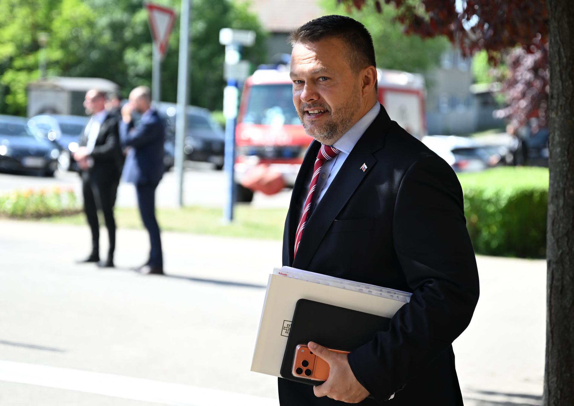 &Scaron;t&aacute;t chyst&aacute; IT projekt za 105 mili&oacute;nov. Opoz&iacute;cia vid&iacute; predražen&yacute; obchod, Migaľ v&yacute;hrady odmietol