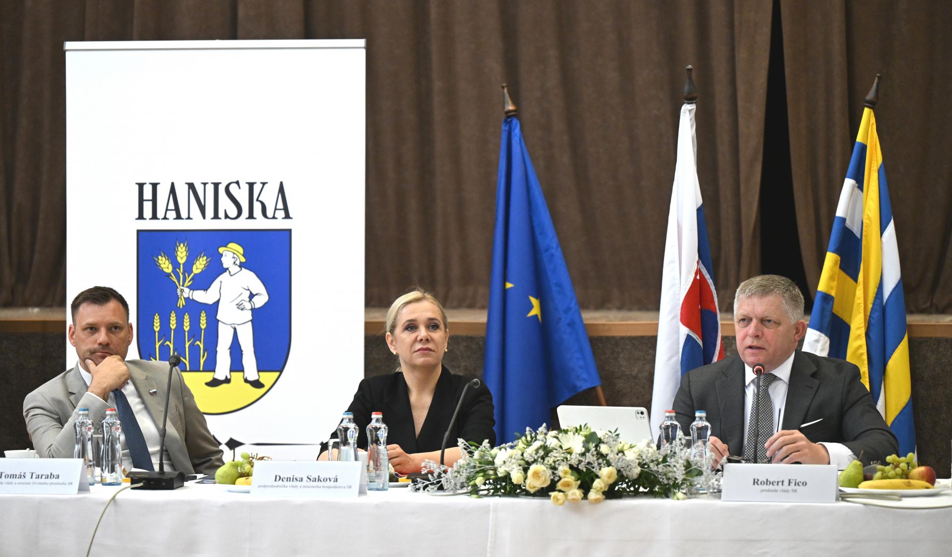 Kedysi ich vítal Rusko, teraz im miliónmi pomôže štát. Matka veľkého investora na Zemplíne má kauzu v USA