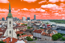 Bratislava bude cez v&iacute;kend hor&uacute;cej&scaron;ia než Zakynthos či Kan&aacute;rske