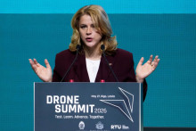 Loty&scaron;sk&aacute; &uacute;raduj&uacute;ca premi&eacute;rka a &uacute;raduj&uacute;ca ministerka obrany Evika Siliňov&aacute;. FOTO: Reuters