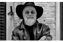 Anglick&yacute; spisovateľ Terry Pratchett (1948 &ndash; 2015)