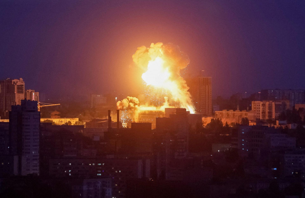 Rusko v uplynul&yacute;ch dňoch podniklo mas&iacute;vne vzdu&scaron;n&eacute; &uacute;toky na Kyjev. FOTO: Reuters