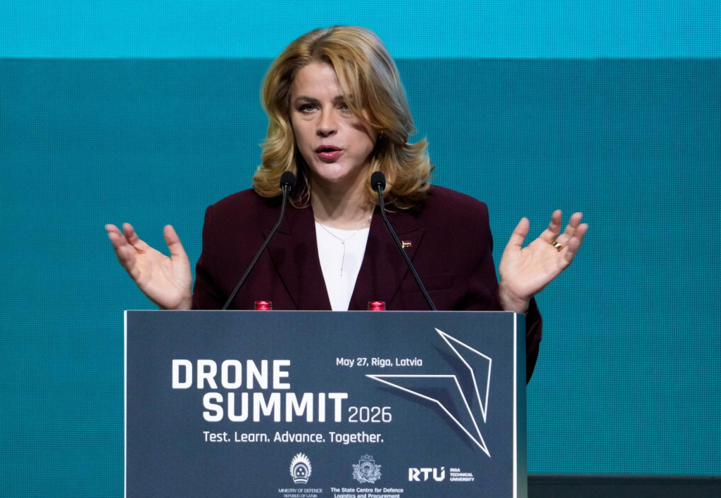 Loty&scaron;sk&aacute; &uacute;raduj&uacute;ca premi&eacute;rka a &uacute;raduj&uacute;ca ministerka obrany Evika Siliňov&aacute;. FOTO: Reuters
