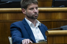 Na sn&iacute;mke opozičn&yacute; poslanec Michal &Scaron;imečka (Progres&iacute;vne Slovensko). FOTO: TASR/Jakub Kotian