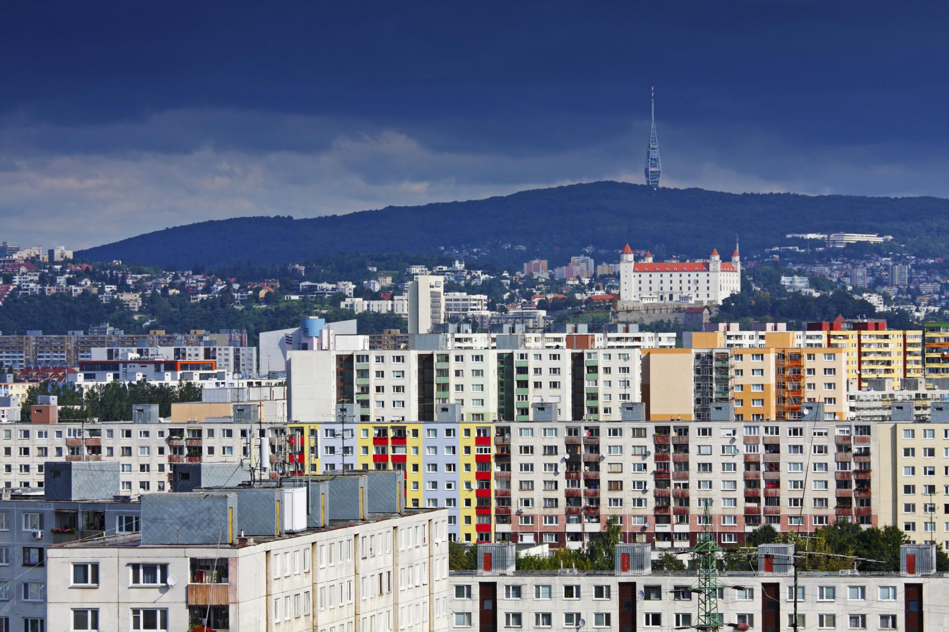 Ceny bytov na Slovensku prepisuj&uacute; hist&oacute;riu. Mamut&iacute; rast zažila Bratislava, sekunduje jej v&scaron;ak aj ďal&scaron;&iacute; regi&oacute;n