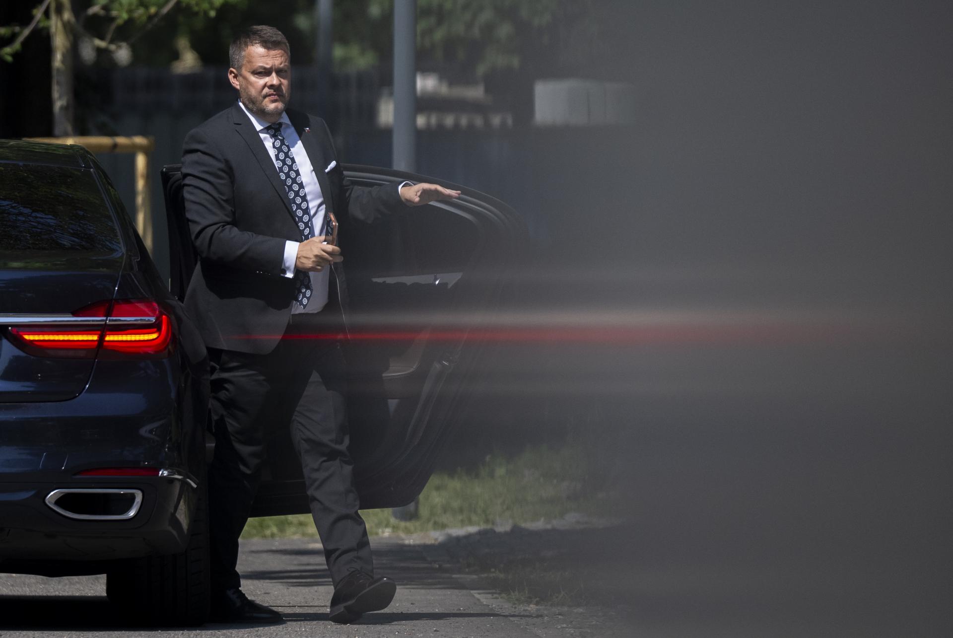 PS kritizuje Migaľa: Pridelenie miliónovej dotácie firme bez telefónu je škandalózne. Blúzni, reaguje rezort
