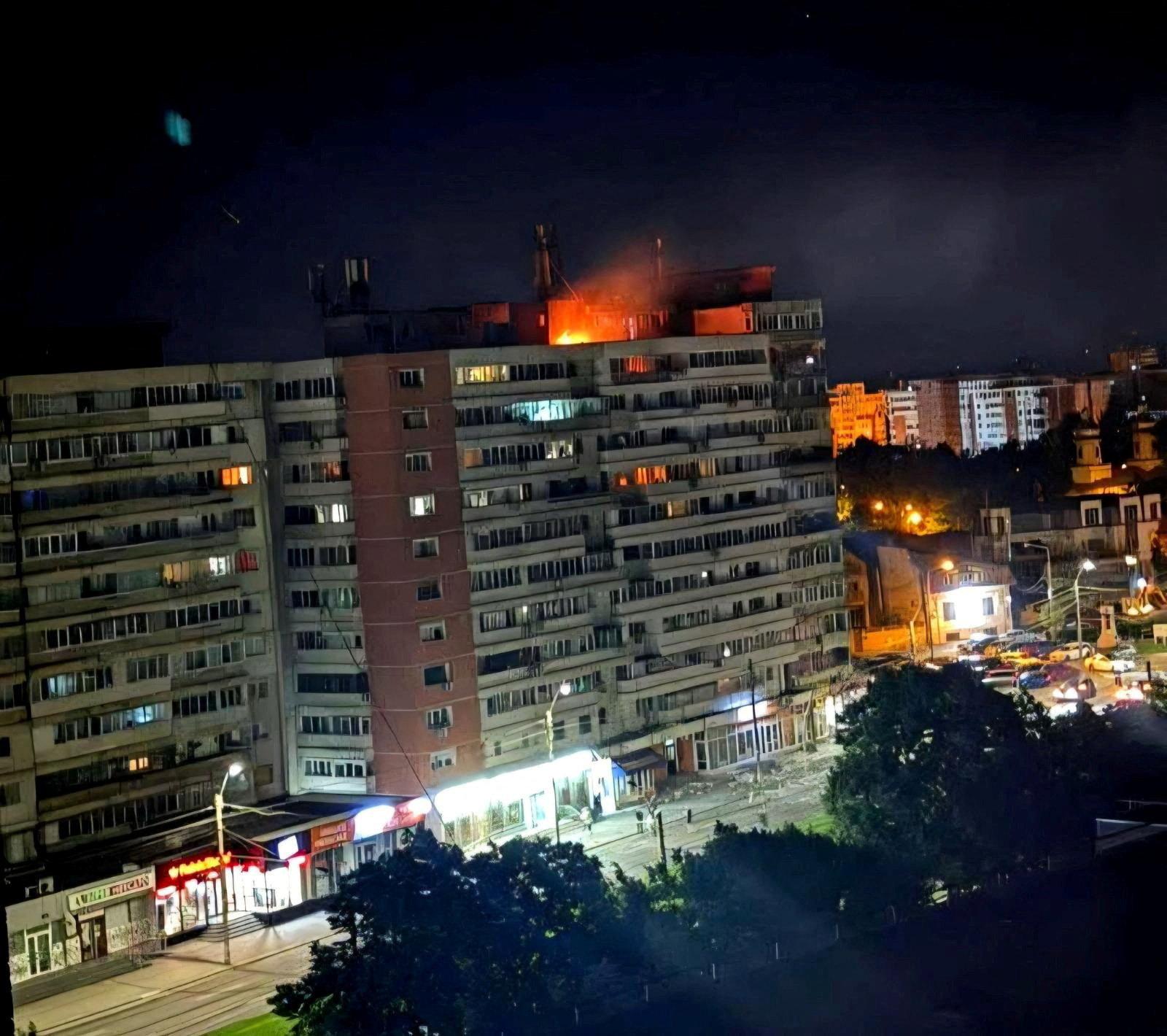 Rusk&yacute; dron naru&scaron;il vzdu&scaron;n&yacute; priestor Rumunska, po n&aacute;raze sp&ocirc;sobil požiar. Dve osoby utrpeli zranenia