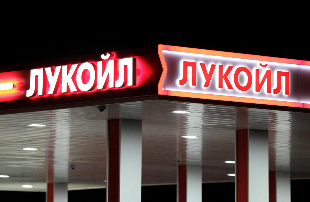 Viacero korpor&aacute;ci&iacute; vr&aacute;tane americk&yacute;ch vyjadrilo z&aacute;ujem o k&uacute;pu t&yacute;chto akt&iacute;v. FOTO: REUTERS