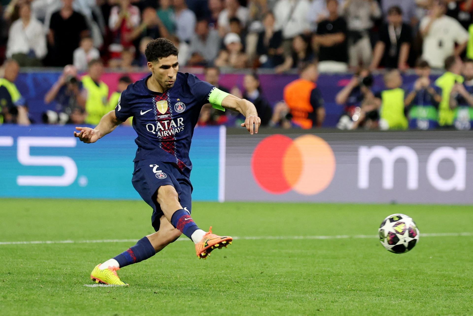 PSG obh&aacute;jil titul, Arsenal zdolal po penaltovom rozstrele