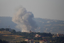 Libanonsk&yacute; premi&eacute;r Naw&aacute;f Sal&aacute;m obvinili v sobotu Izrael z toho, že na juhu jeho krajiny vykon&aacute;va &bdquo;politiku sp&aacute;lenej zeme&ldquo;. FOTO: REUTERS