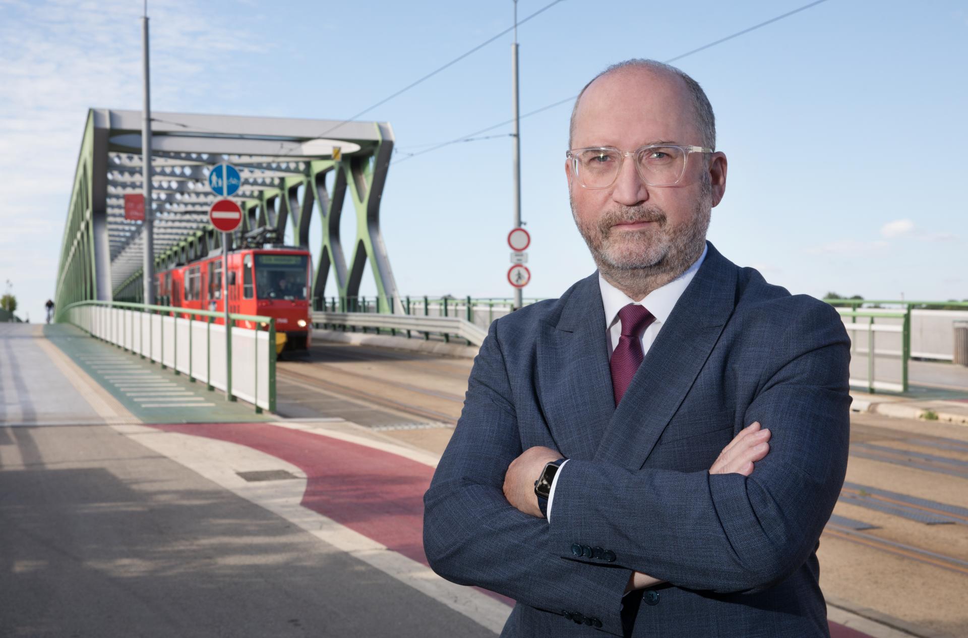 Expert na dopravu: Samospr&aacute;vy dotuj&uacute; autobusy st&aacute;le viac. Zdraženie l&iacute;stkov m&ocirc;že pr&iacute;sť, av&scaron;ak až po voľb&aacute;ch