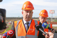 Na sn&iacute;mke minister dopravy Jozef R&aacute;ž.

FOTO: HN/ Peter Mayer