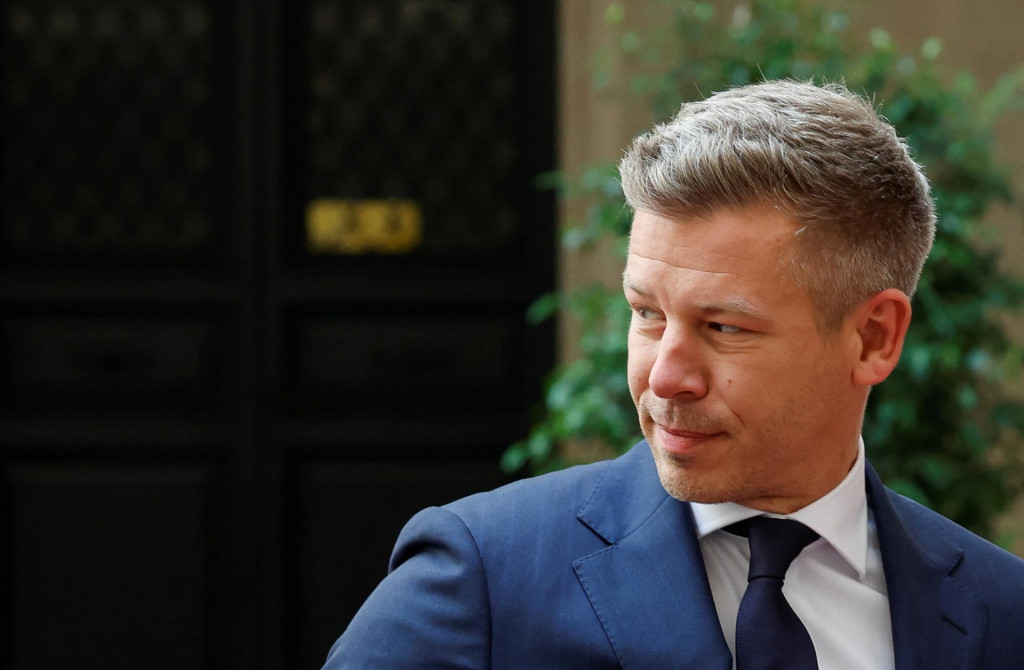 Predseda maďarskej vl&aacute;dy P&eacute;ter Magyar. FOTO: Reuters