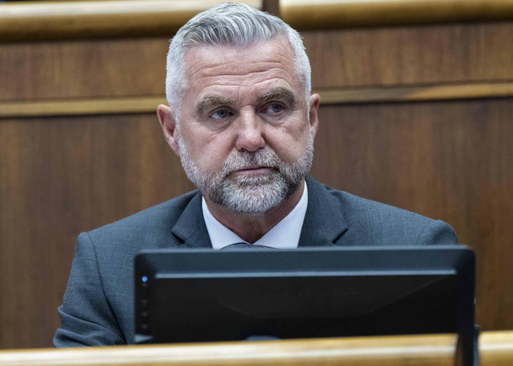 Podpredseda N&aacute;rodnej rady Tibor Ga&scaron;par. FOTO: TASR/Jakub Kotian
