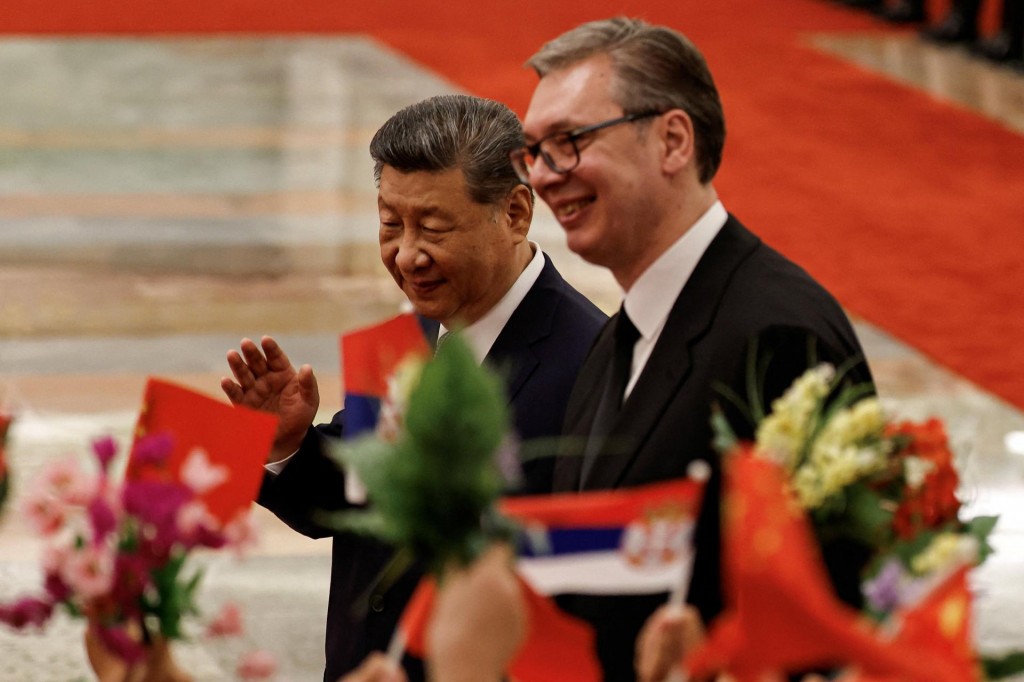 Č&iacute;nsky prezident Si Ťin-pching a srbsk&yacute; prezident Aleksandar Vučić (25. m&aacute;ja 2026). FOTO: Reuters