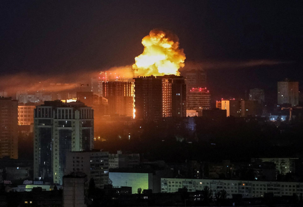 V&yacute;buch nad mestom Kyjev. FOTO: Reuters