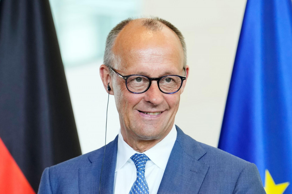 Nemeck&yacute; kancel&aacute;r Friedrich Merz počas tlačovej konferencie s maďarsk&yacute;m premi&eacute;rom P&eacute;terom Magyarom v Berl&iacute;ne v utorok 2. j&uacute;na 2026. FOTO: TASR/AP
