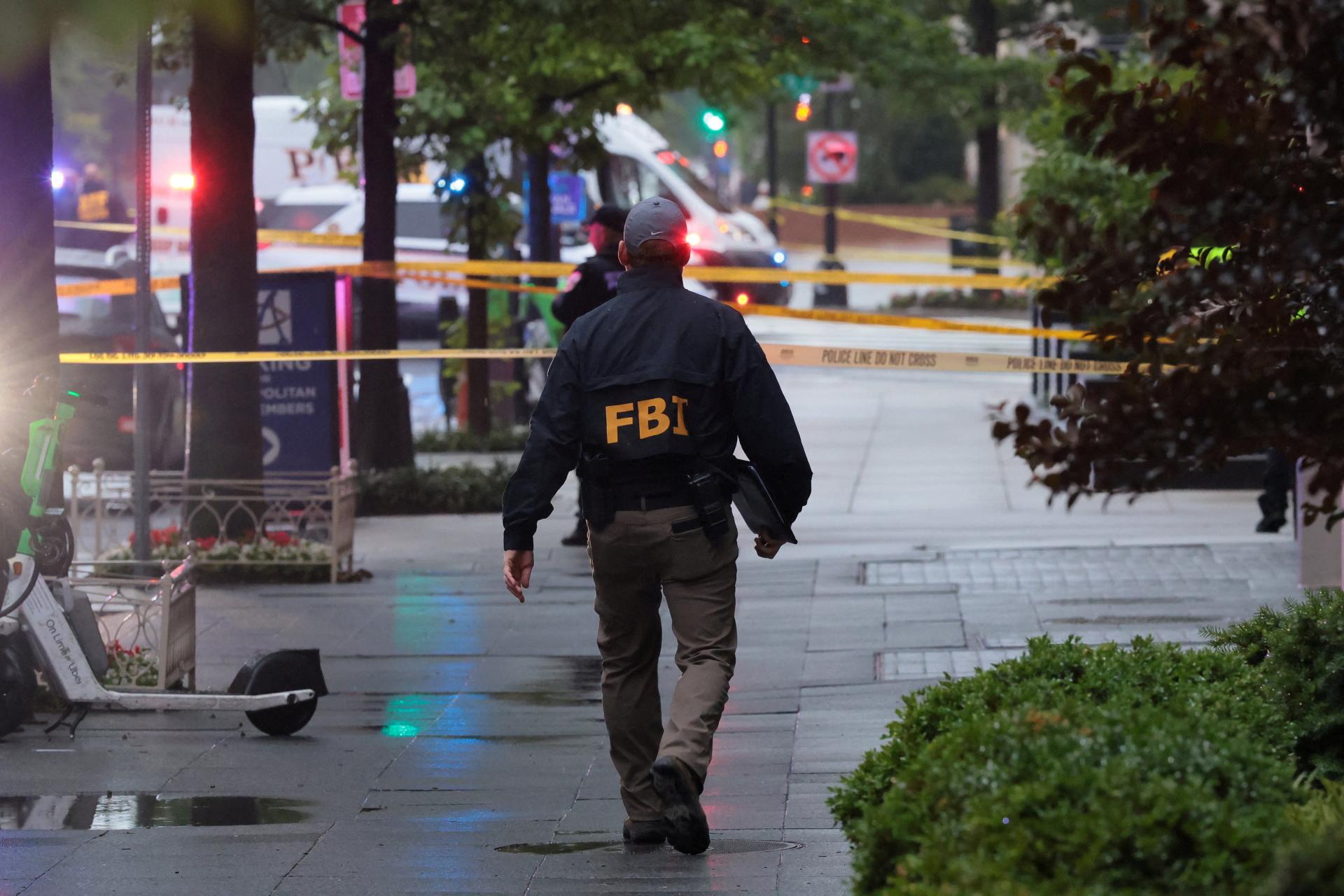 Dráma v kalifornskej banke sa skončila. Agenti FBI zastrelili muža, ktorý v budove zadržiaval rukojemníkov