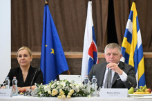 Vl&aacute;da predstavila prv&uacute; časť prorastov&yacute;ch opatren&iacute;. FOTO TASR &ndash; Franti&scaron;ek Iv&aacute;n