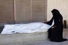 Izrael a Hamas sa navz&aacute;jom obviňuj&uacute; z poru&scaron;ovania pr&iacute;meria. FOTO: REUTERS