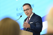 Minister pr&aacute;ce, soci&aacute;lnych vec&iacute; a rodiny Erik Tom&aacute;&scaron;. FOTO: TASR/Pavel Neubauer