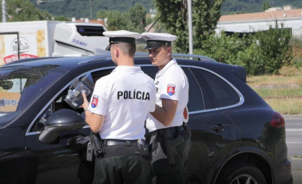 Poslanci schv&aacute;lili novelu z&aacute;kona o cestnej prem&aacute;vke, pričom v&auml;č&scaron;ina zmien m&aacute; začať platiť už čoskoro.