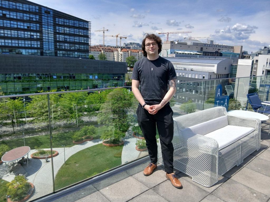Matteo Rosoli je mlad&yacute; viedensk&yacute; startuper, ktor&yacute; stoj&iacute; na čele spoločnost&iacute; newsroom.ai a eustella.com. FOTO: HN/Pavel Novotn&yacute;