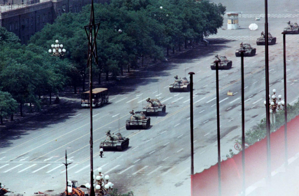 Peking dodnes nezverejnil presn&yacute; počet obet&iacute; a v tom čase z nepokojov obvinil kontrarevolucion&aacute;rov, ktor&iacute; sa &uacute;dajne snažil zvrhn&uacute;ť Komunistick&uacute; stranu Č&iacute;ny. FOTO: REUTERS