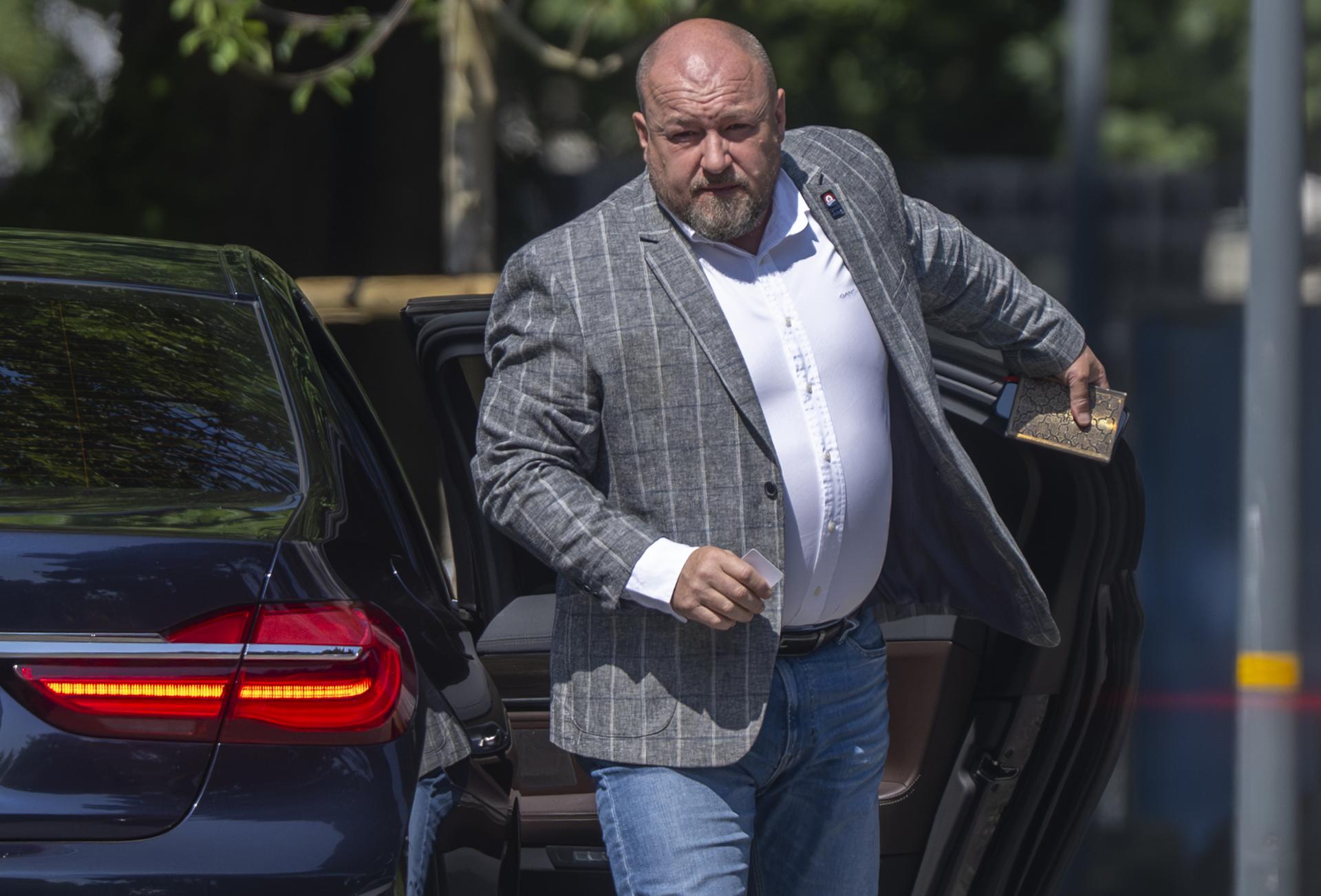Huliakovci hľadaj&uacute; silnej&scaron;ieho partnera. V hre je podľa nich Smer aj &bdquo;medi&aacute;lna bomba&ldquo;