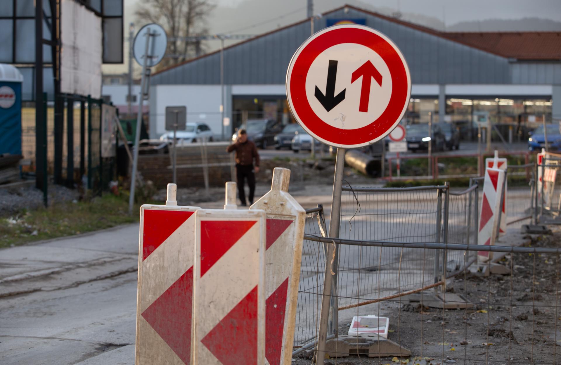 Vodiči pozor: Od pondelka čakajú Vajnory dopravné obmedzenia, diaľničiari opravia cestu ulice Pri mlyne