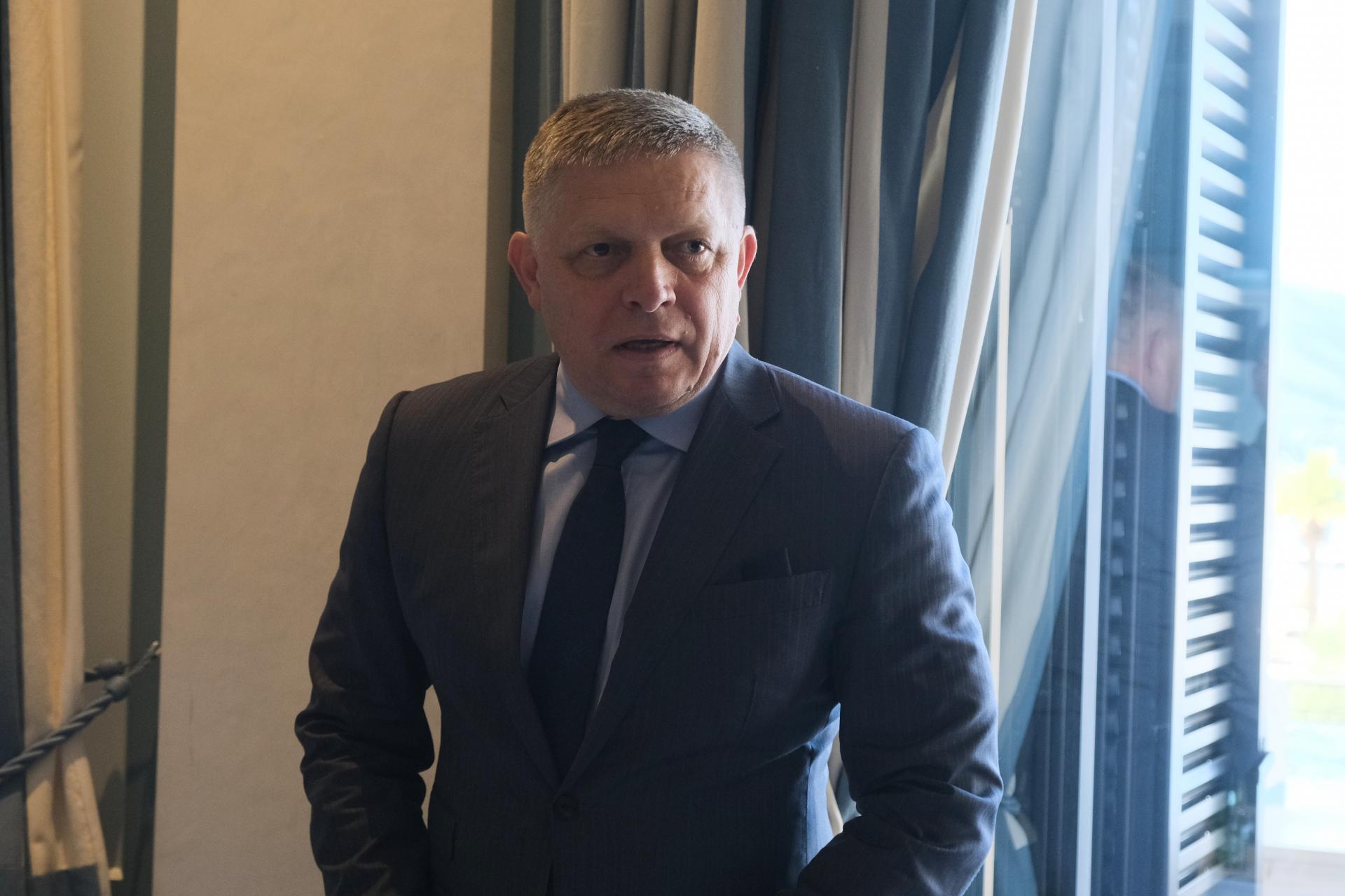 Fico chce preplatenie darovanej techniky rie&scaron;iť s von der Leyenovou, hovor&iacute; o nedostatku finančn&yacute;ch zdrojov