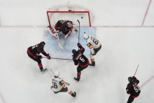Vegas Golden Knights proti Carolina Hurricanes. FOTO: James Guillory