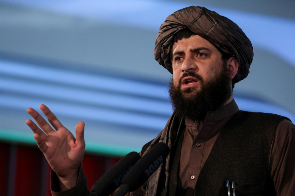 &Uacute;raduj&uacute;ci afgansk&yacute; minister obrany Talibanu Muhammad Jak&uacute;b. FOTO: Reuters