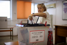 Voľby v Kosove. FOTO: REUTERS