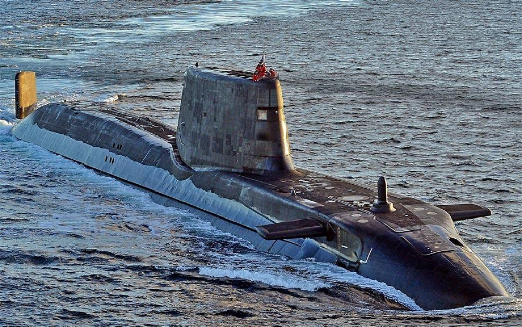 Britsk&aacute; &uacute;točn&aacute; ponorka najnov&scaron;ej gener&aacute;cie s jadrov&yacute;m pohonom &ndash; HMS Ambush. FOTO: Wikimedia Commons