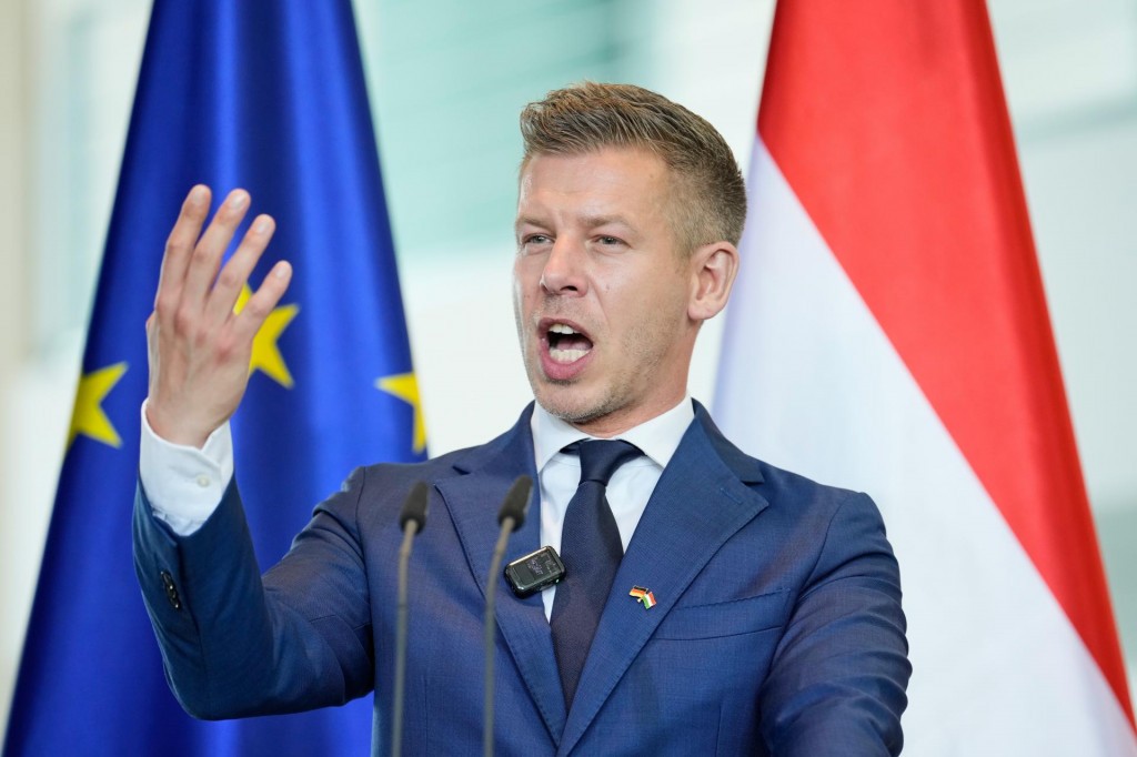 Maďarsk&yacute; premi&eacute;r P&eacute;ter Magyar vyhl&aacute;sil, že Maďarsko je jedin&aacute; krajina na svete, ktor&aacute; sused&iacute; sama so sebou. FOTO: TASR/E. Noroozi