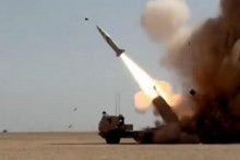 Odp&aacute;lenie rakety v americko-ir&aacute;nskom konflikte. FOTO: Reuters