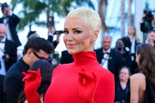 Adriana v Cannes v&scaron;etk&yacute;ch uchv&aacute;tila.