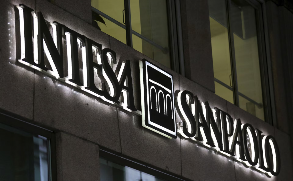 Ponuka Intesy predstavuje konkurenčn&yacute; n&aacute;vrh voči ponuke finančn&eacute;ho &uacute;stavu Banco BPM. FOTO: REUTERS