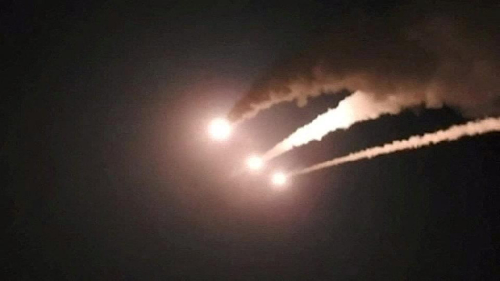 Nap&auml;tie v regi&oacute;ne medzi Ir&aacute;nom a Izraelom naďalej pretrv&aacute;va. FOTO: Reuters