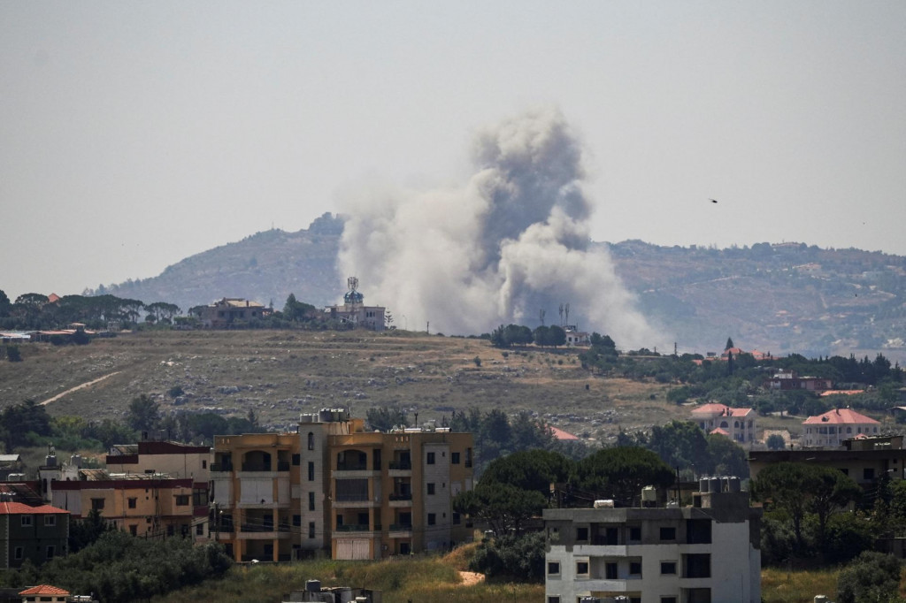 Izraelsk&aacute; arm&aacute;da v noci na pondelok ozn&aacute;mila, že jej vzdu&scaron;n&eacute; sily zasiahli ciele v z&aacute;padnom a strednom Ir&aacute;ne. FOTO: Reuters