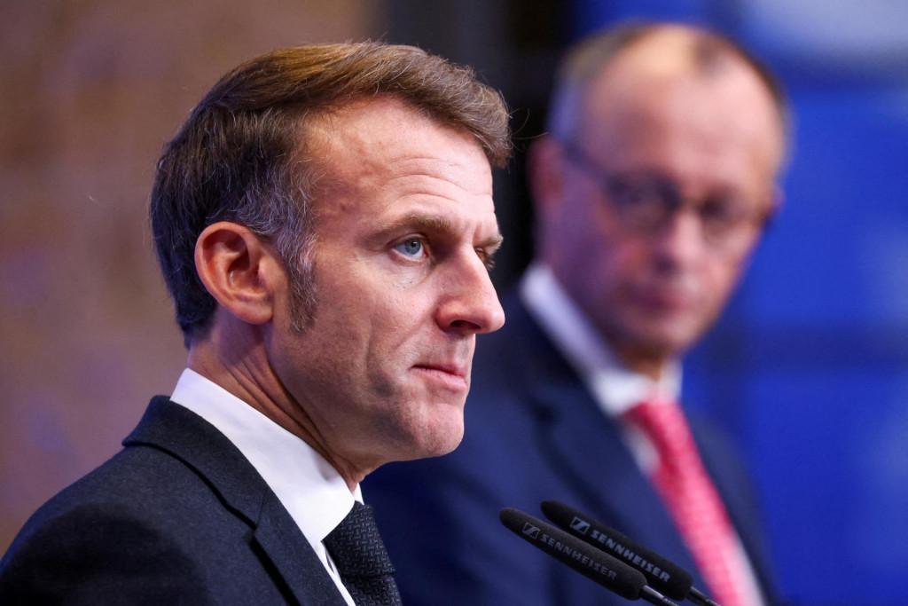 Nemeck&yacute; kancel&aacute;r Friedrich Merz a franc&uacute;zsky prezident Emmanuel Macron. FOTO: REUTERS