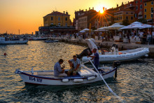 Pohľad na pobrežie v chorv&aacute;tskom meste Rovinj na Istrii. FOTO: Dreamstime