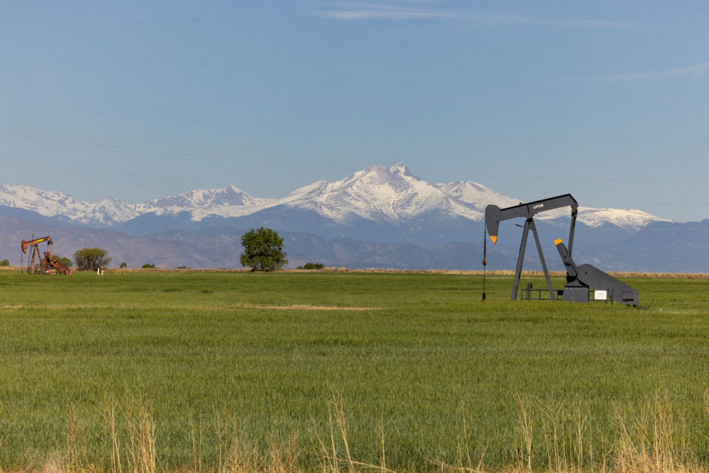 Cena americkej ľahkej ropy WTI s j&uacute;lov&yacute;m kontraktom dosiahla 86,60 dol&aacute;ra za barel. FOTO: REUTERS