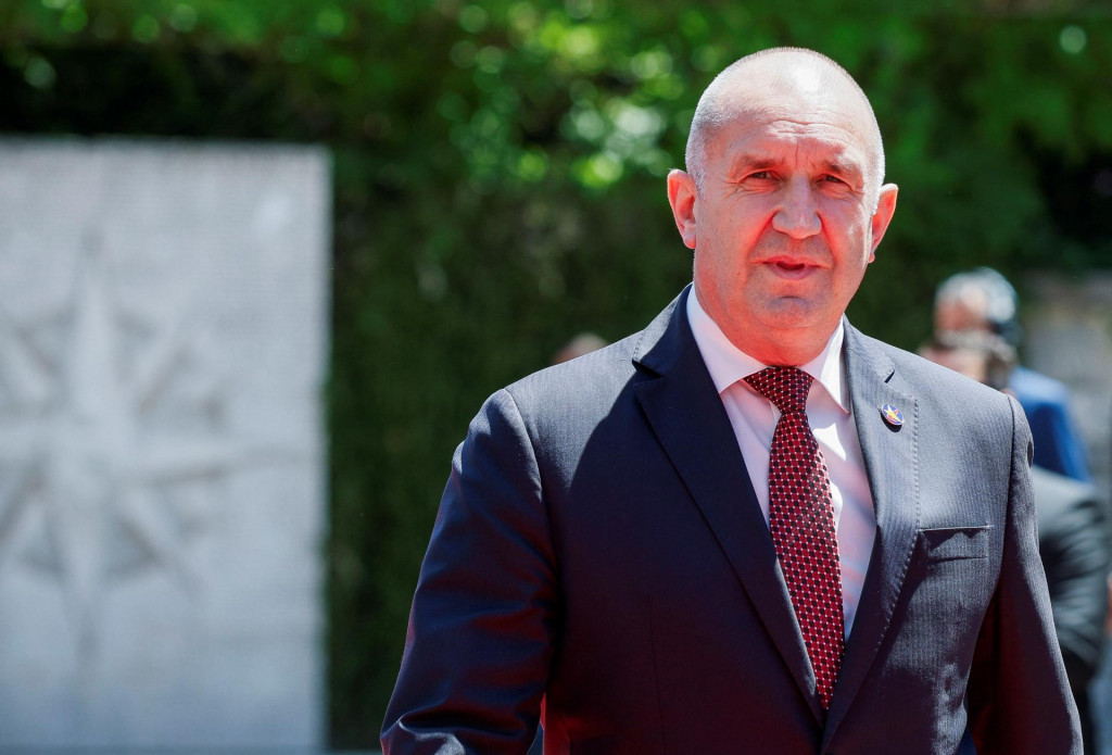 Premi&eacute;r Rumen Radev, ktor&eacute;ho vl&aacute;da nast&uacute;pila po v&iacute;ťazstve v apr&iacute;lov&yacute;ch parlamentn&yacute;ch voľb&aacute;ch, už roky odmieta vyzbrojovanie Kyjeva a namiesto toho vol&aacute; po &bdquo;diplomatick&yacute;ch rie&scaron;eniach&ldquo;. FOTO: REUTERS