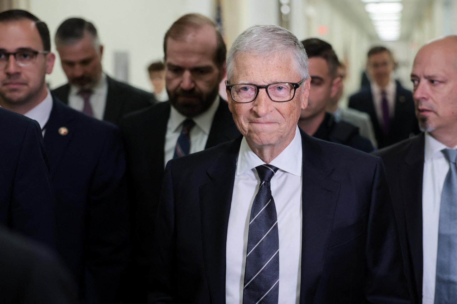"Nikdy som nikomu neublížil." Gates označil stretnutia s Eps