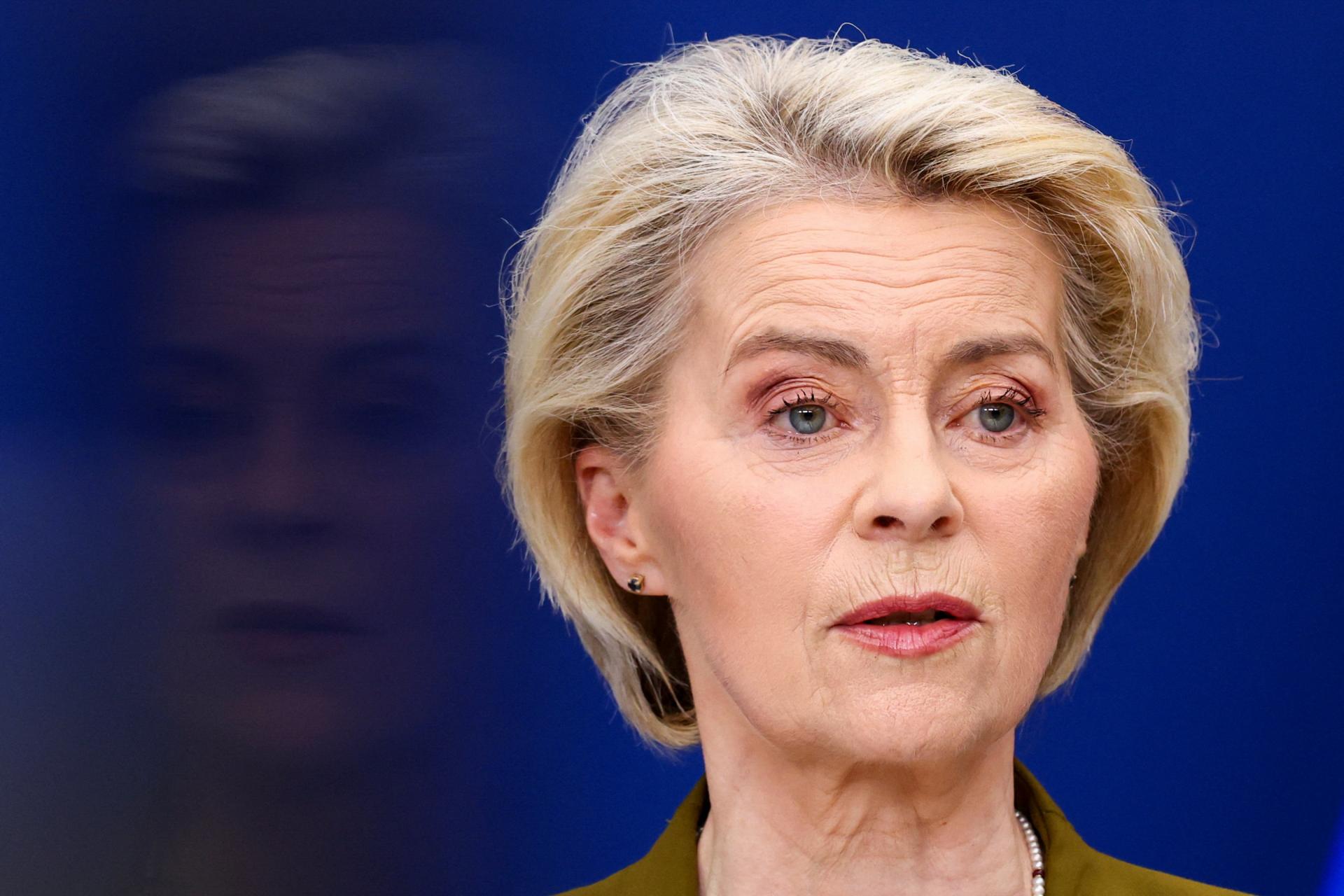 Eurokomisia pochybila, keď nezverejnila informácie o zmluvác